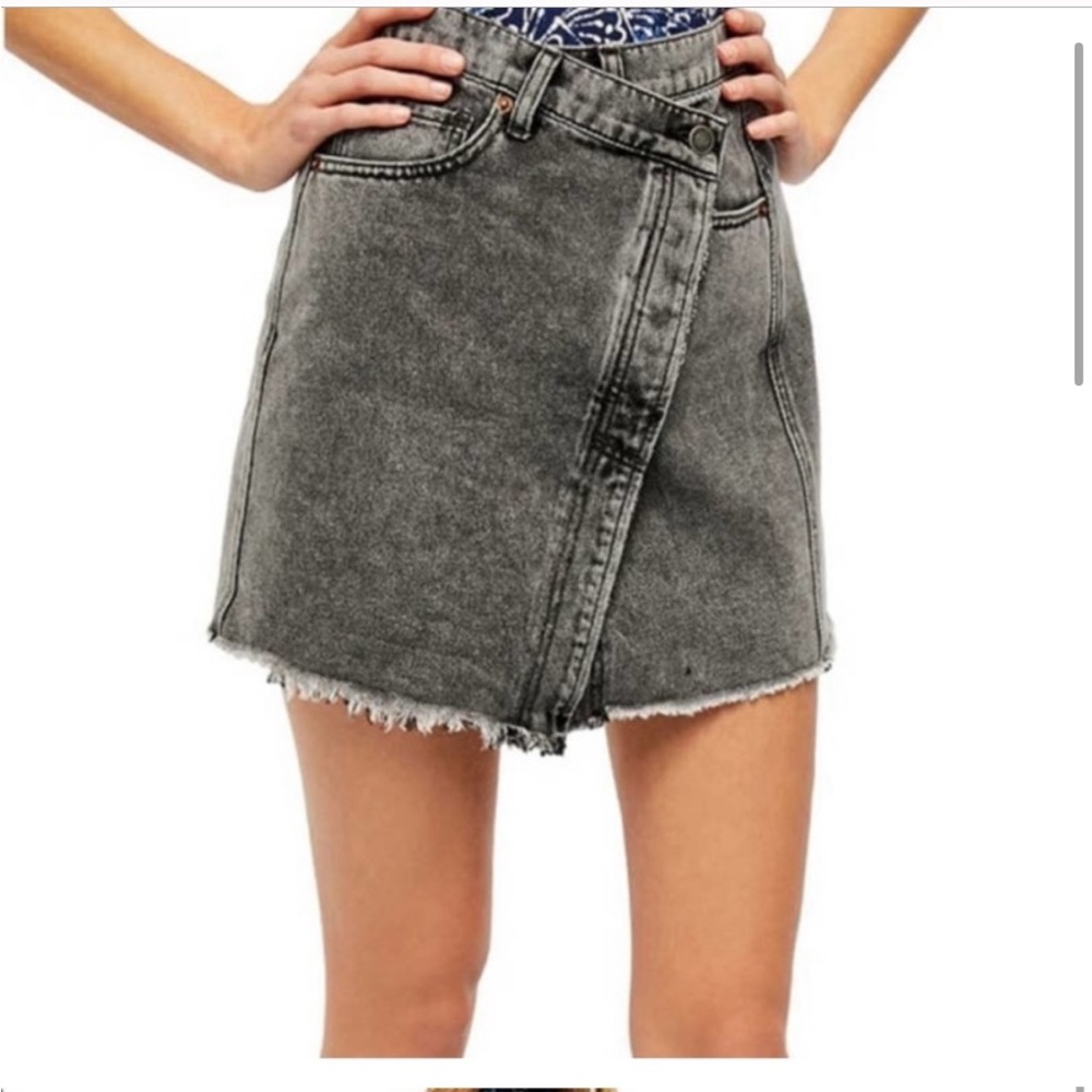 FREE PEOPLE Skirt never worn size 30 with tags